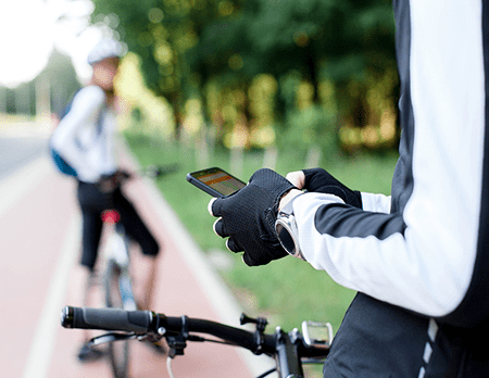 A cyclist using CGM